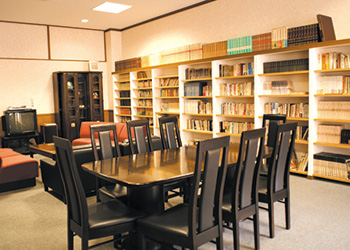 談話図書室